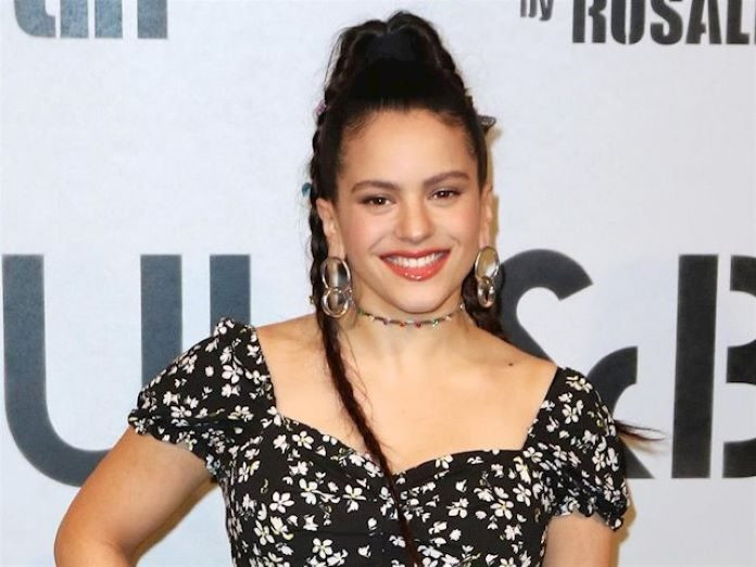Trending topic rosalia cantante premios grammy musica 696x522