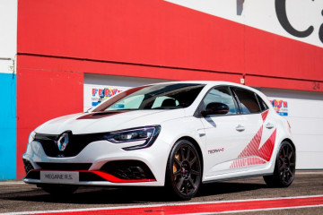 212298072019nouvellerenaultmganerstrophyr 53002